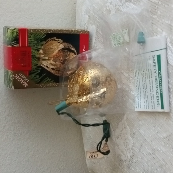 Vintage 1990 Hallmark Lighted  Ornament Partridges in a Pear NIB - Picture 11 of 12